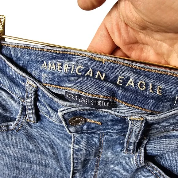 American Eagle Women's Distressed Skinny Fit Jeans - Perfected Light Blue Wash - Picture 4 of 7